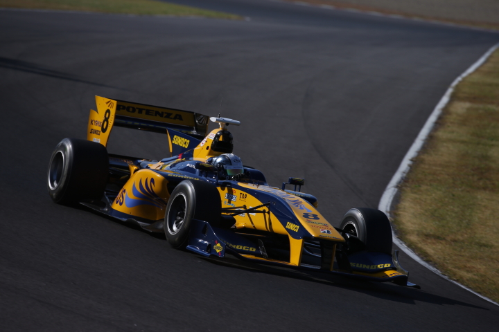 フリー走行: 小林可夢偉（Team KYGNUS SUNOCO SF14）