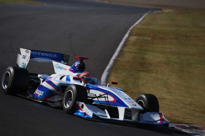 フリー走行: 小暮卓史（DRAGO CORSE SF14）