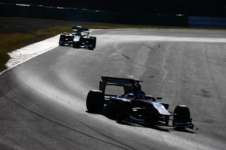 フリー走行: ジョアオ・パオロ・デ・オリベイラ（LENOVO TEAM IMPUL SF14）