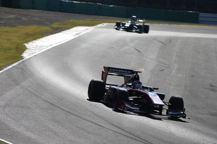 フリー走行: ジョアオ・パオロ・デ・オリベイラ（LENOVO TEAM IMPUL SF14）