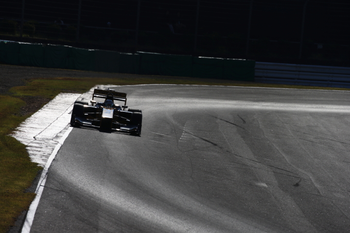 フリー走行: 石浦宏明（P.MU/CERUMO・INGING SF14）