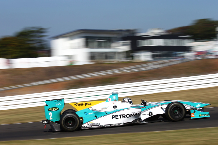 フリー走行: アンドレ・ロッテラー（PETRONAS TOM’S SF14）