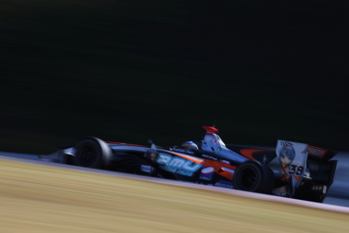 フリー走行: 石浦宏明（P.MU/CERUMO・INGING SF14）