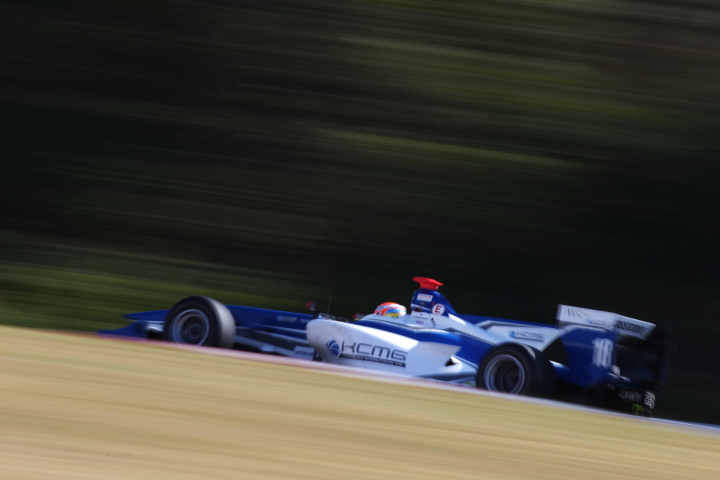 フリー走行: 中山雄一（KCMG Elyse SF14）