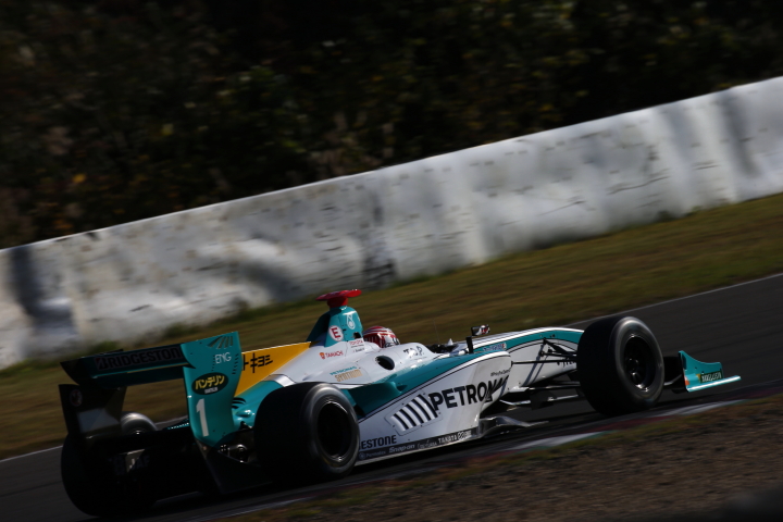 ノックアウト予選Q1: 中嶋一貴（PETRONAS TOM’S SF14）
