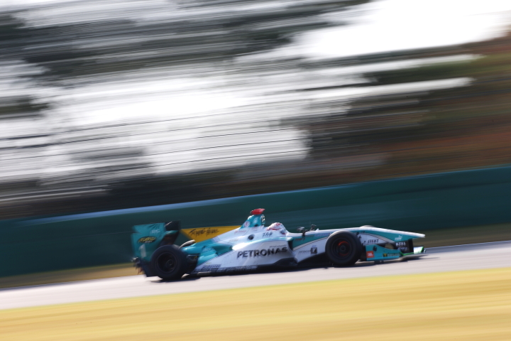 フリー走行: 中嶋一貴（PETRONAS TOM’S SF14）