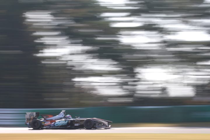 フリー走行: 国本雄資（P.MU/CERUMO・INGING SF14）