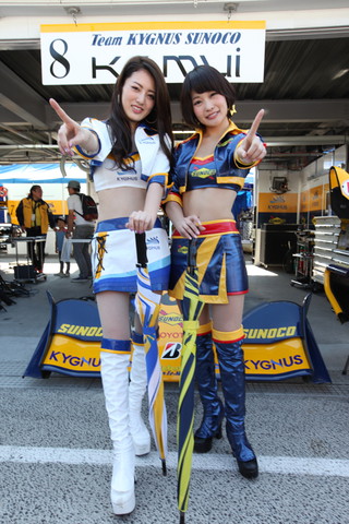 ピットウォーク: レースクイーン