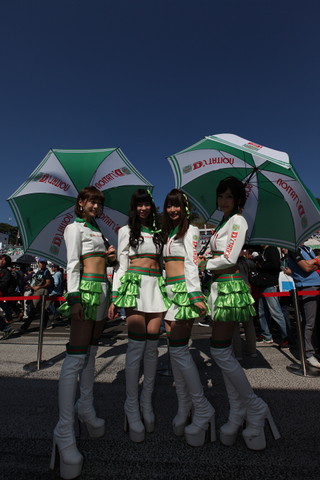 ピットウォーク: レースクイーン