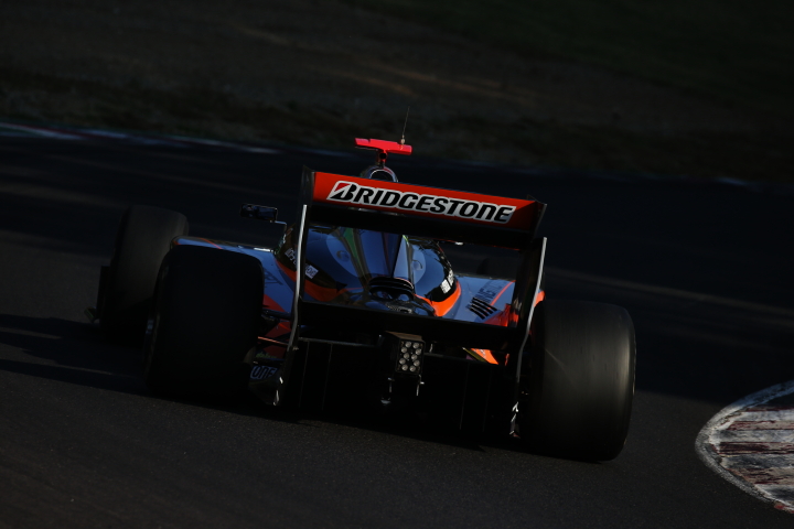 決勝レース: アンドレア・カルダレッリ（LENOVO TEAM IMPUL SF14）