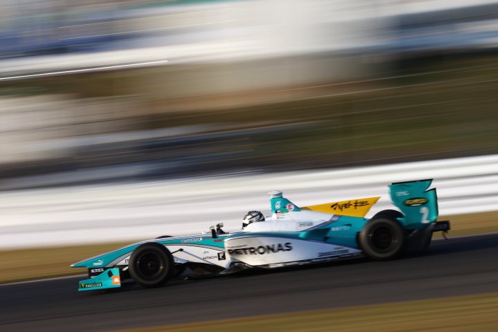 決勝レース: アンドレ・ロッテラー（PETRONAS TOM’S SF14）