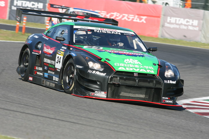 フリー走行: ST-Xクラストップタイムは星野敏／藤井誠暢／高星明誠組（スリーボンド日産自動車大学校GT-R）