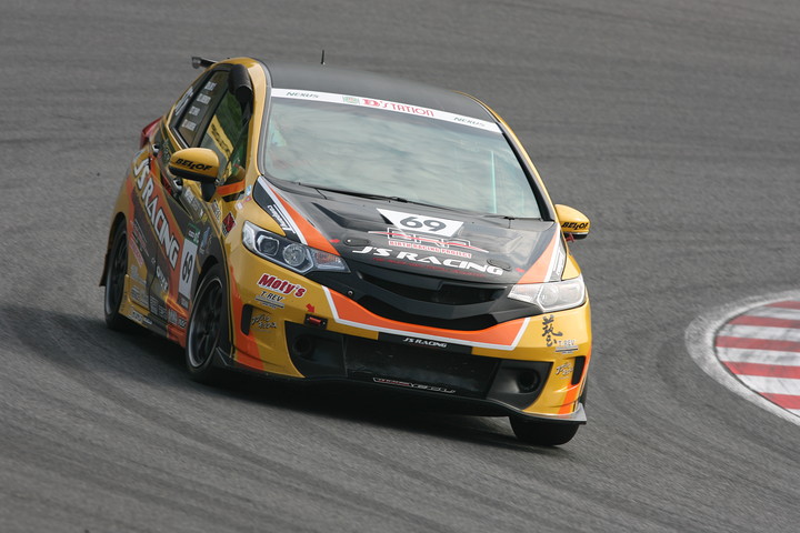 ST-5クラスポールポジションの大野尊久／梅本淳一／赤星陽太郎組（BRP☆J'S RACINGフィット）