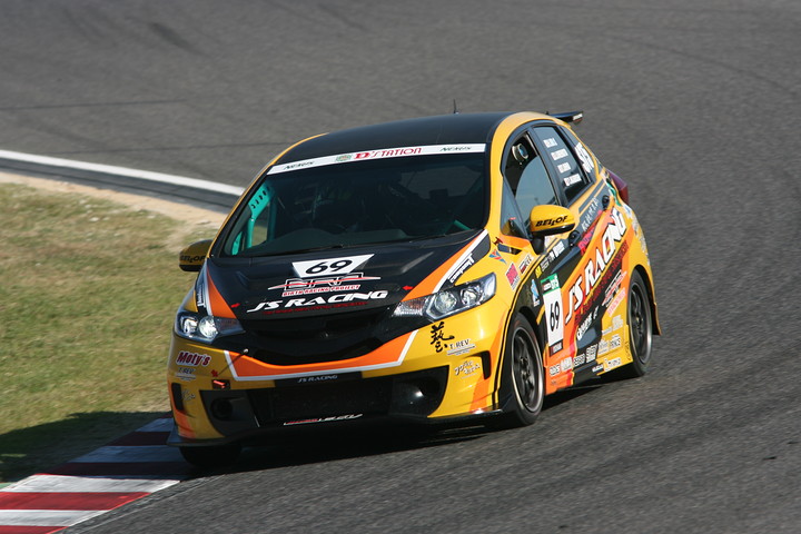 ST-5クラス優勝は大野尊久／梅本淳一／赤星陽太郎組（BRP☆J'S RACINGフィット）