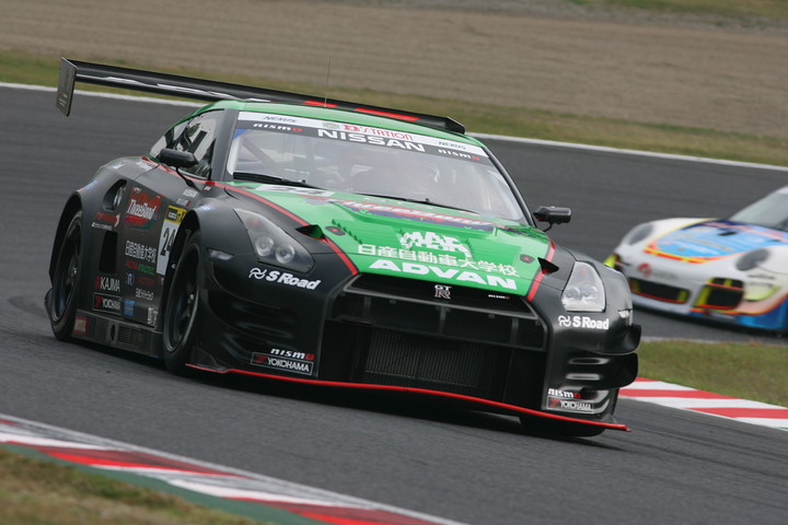 ウォームアップ: 総合＆ST-Xクラストップタイムは星野敏／藤井誠暢／高星明誠組（スリーボンド日産自動車大学校GT-R）