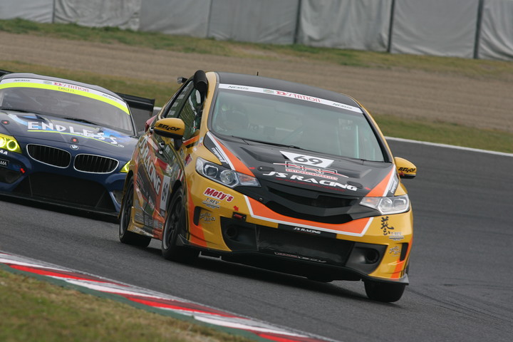 ウォームアップ: ST-5クラストップタイムは大野尊久／梅本淳一／赤星陽太郎組（BRP☆J'S RACINGフィット）