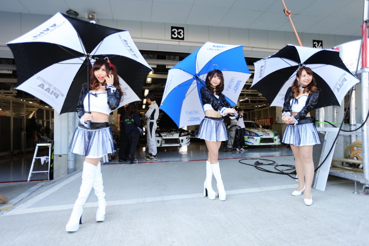 ピットウォーク: レースクイーン