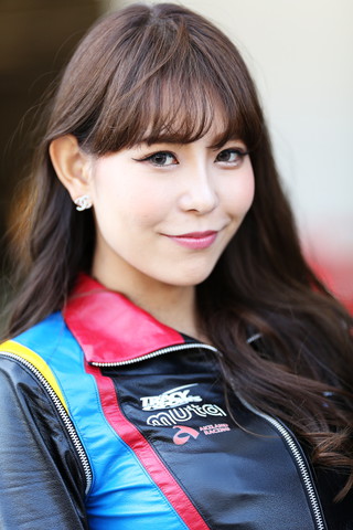 ピットウォーク: レースクイーン