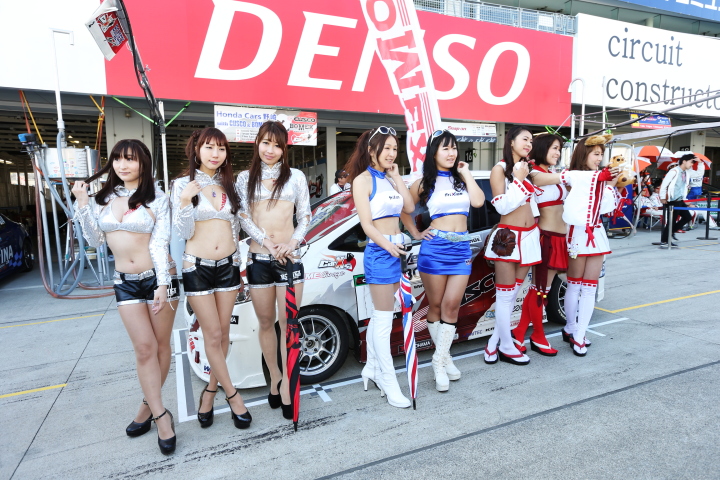 ピットウォーク: レースクイーン