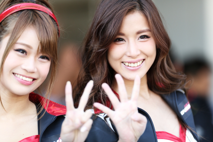 ピットウォーク: レースクイーン