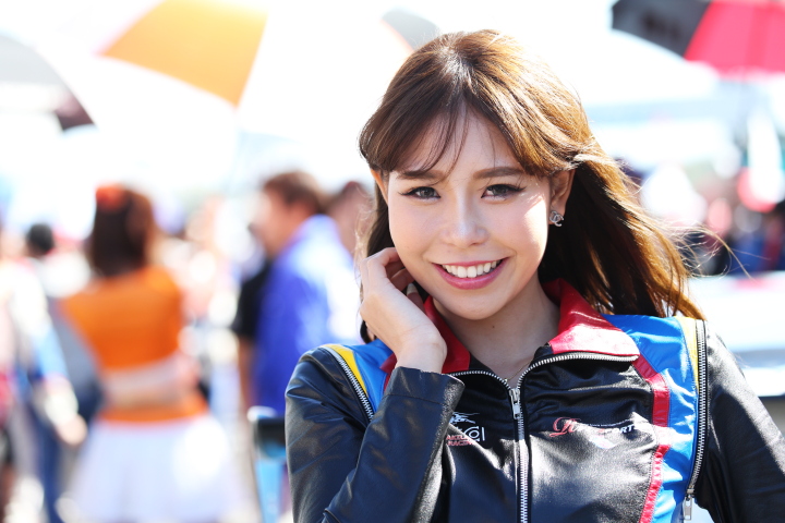 決勝レース: グリッド上のレースクイーン