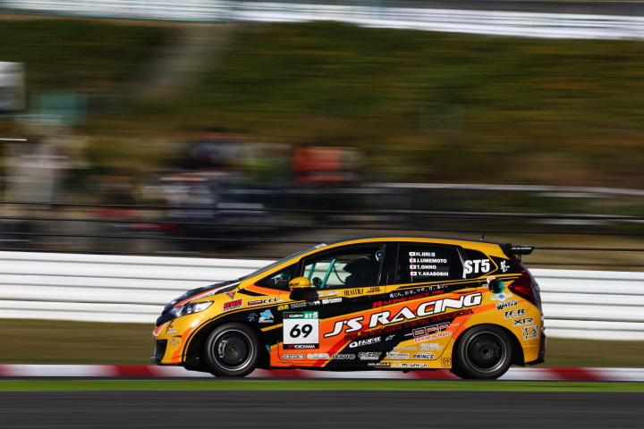 決勝レース: 大野尊久／梅本淳一／赤星陽太郎組（ST-5クラス・BRP☆J'S RACINGフィット）