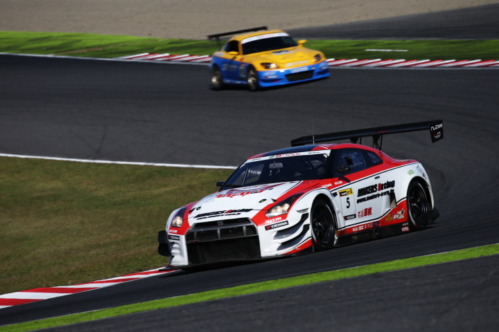 決勝レース: 白井剛／青木孝行／藤波清斗組（ST-Xクラス・MACH MAKERS GT-R）