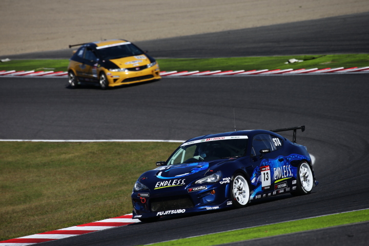 決勝レース: 山内英輝／村田信博／小河諒組（ST-4クラス・ENDLESS.ADVAN.86）