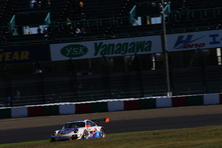 決勝レース: 飯田太陽／小林崇志／テツオ・オギノ組（ST-Xクラス・ケーズフロンティアDirection Racing GT3R）