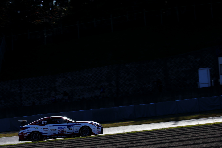 決勝レース: 柴田優作／平手晃平／片山義章組（ST-3クラス・SARD Racing RC350）