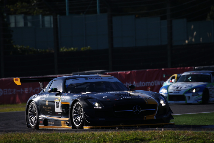 決勝レース: フィリップ・デベサ／マイケル・グリーン／密山祥吾組（ST-Xクラス・Adenau SLS GT3）