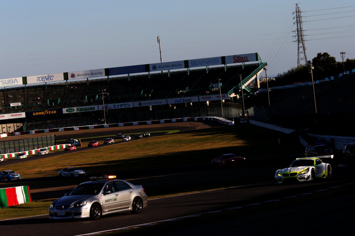 決勝レース: 3度目のセーフティーカーが導入された