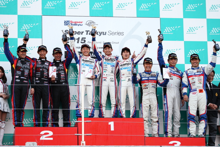 決勝レース: ST-3クラスの表彰式