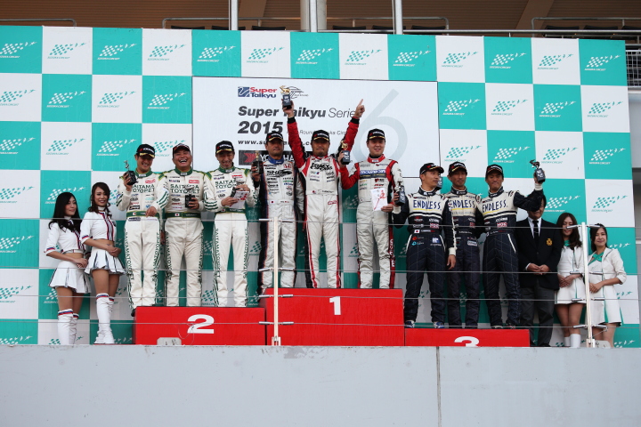 決勝レース: ST-4クラスの表彰式