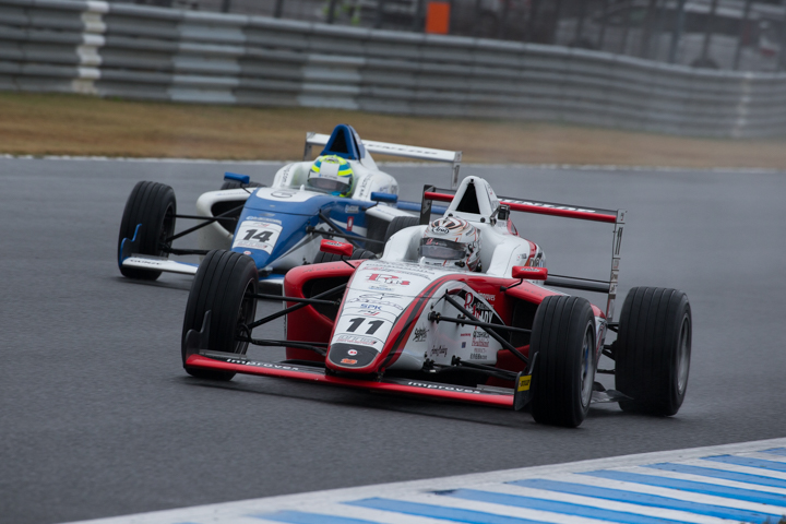 優勝は牧野任祐（DODIE・インプローブス・RN-S）