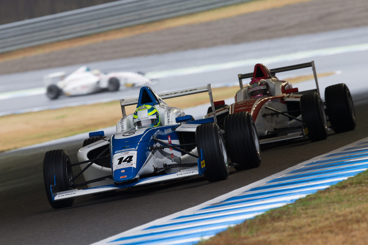 決勝3位は根本悠生（GUNZE F110 KCMG）