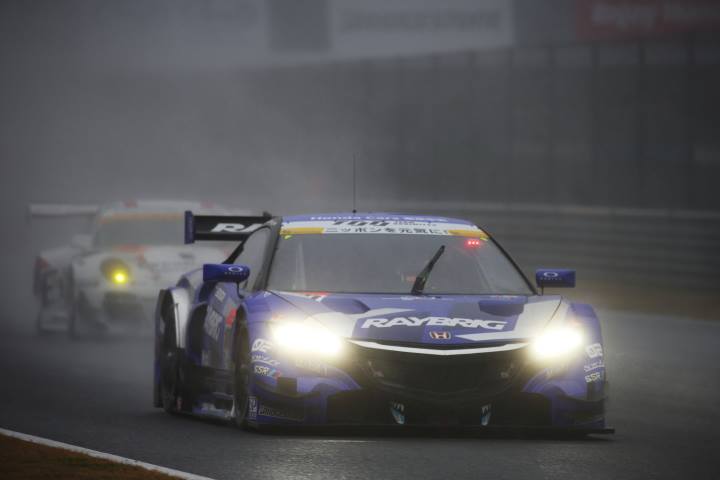 フリー走行: GT500クラストップタイムは山本尚貴／伊沢拓也組（RAYBRIG NSX CONCEPT-GT）