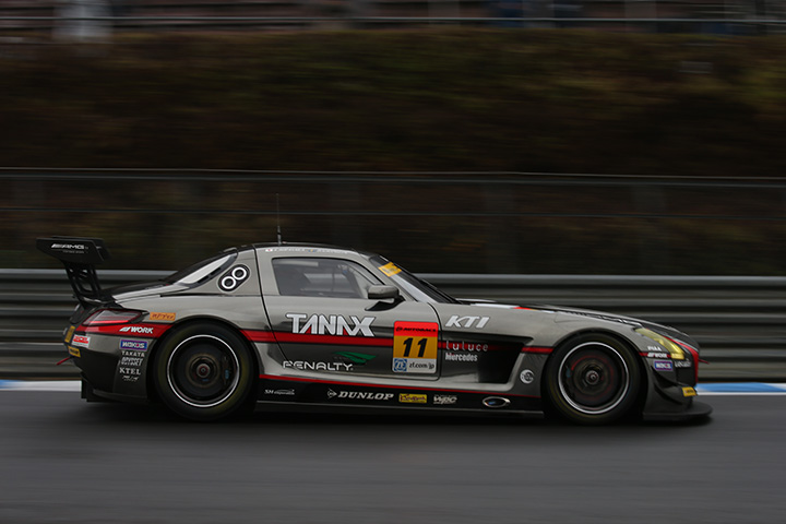 公式練習: GT300クラス3位は平中克幸／ビヨン・ビルドハイム組（GAINER TANAX SLS）