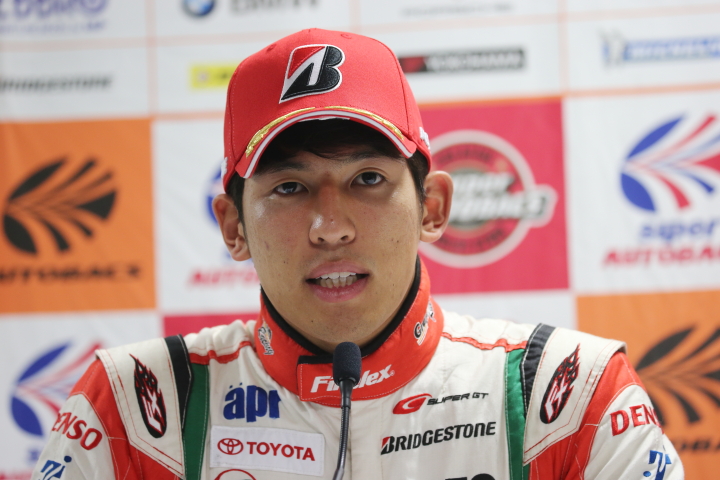 GT300クラスポールポジションの中山雄一（apr）