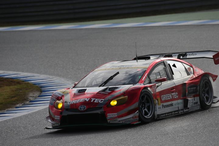 GT300クラス優勝は嵯峨宏紀／中山雄一組（TOYOTA PRIUS apr GT）