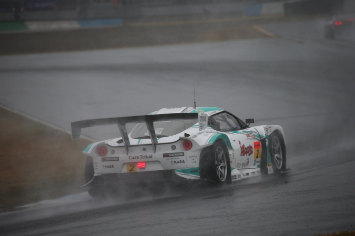 公式練習: 高橋一穂／加藤寛規組（GT300クラス・シンティアム・アップル・ロータス）