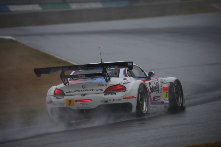 公式練習: ヨルグ・ミューラー／荒聖治組（GT300クラス・Studie BMW Z4）