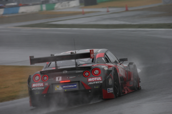 公式練習: 松田次生／ロニー・クインタレッリ組（GT500クラス・MOTUL AUTECH GT-R）