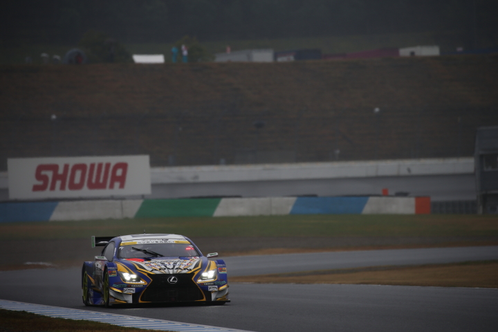 公式練習: 脇阪寿一／関口雄飛組（GT500クラス・WedsSport ADVAN RC F）