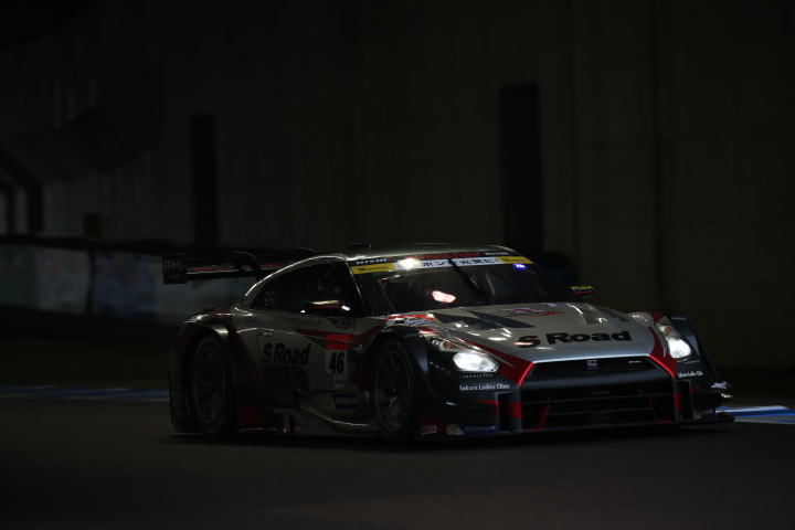 公式練習: 本山哲／柳田真孝組（GT500クラス・S Road MOLA GT-R）