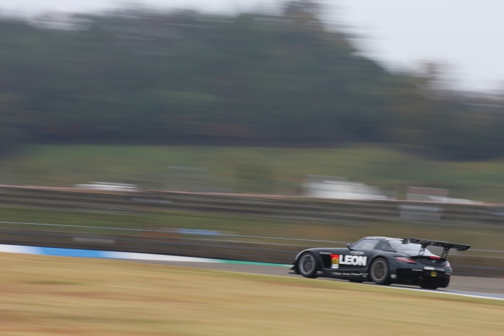 サーキットサファリ: 黒澤治樹／蒲生尚弥組（GT300クラス・LEON SLS）