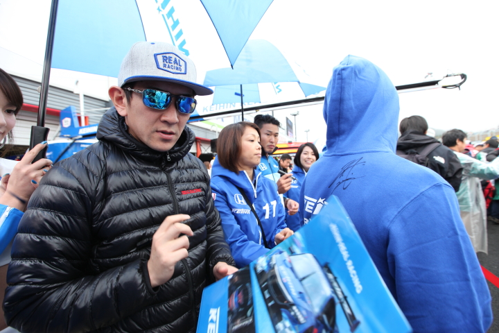 ピットウォーク: 武藤英紀（KEIHIN REAL RACING）