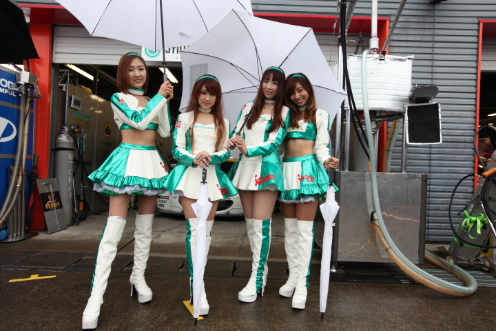 ピットウォーク: レースクイーン