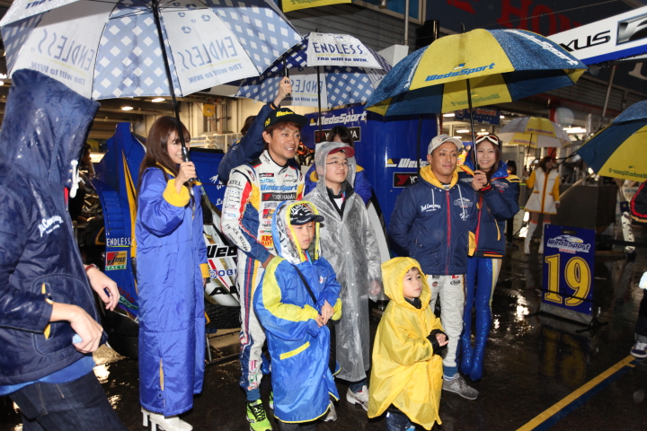 キッズウォーク: 脇阪寿一､関口雄飛（LEXUS TEAM WedsSport BANDOH）