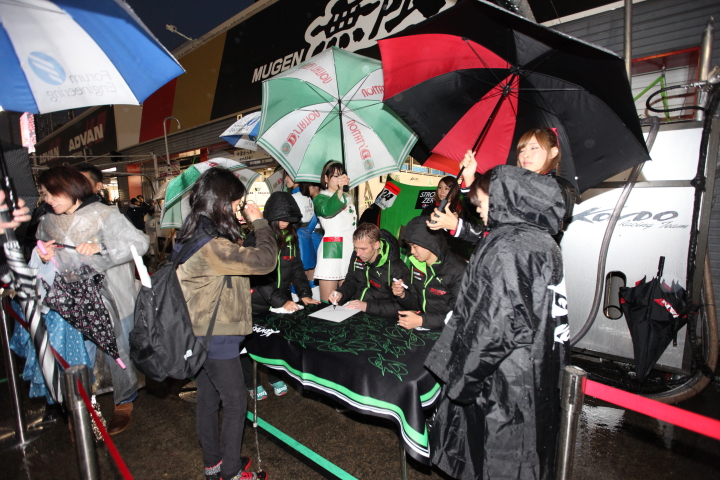 キッズウォーク: ミハエル・クルム、佐々木大樹（KONDO RACING）